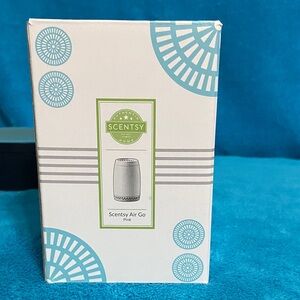 Scentsy Air Go in Soft Pink and White
